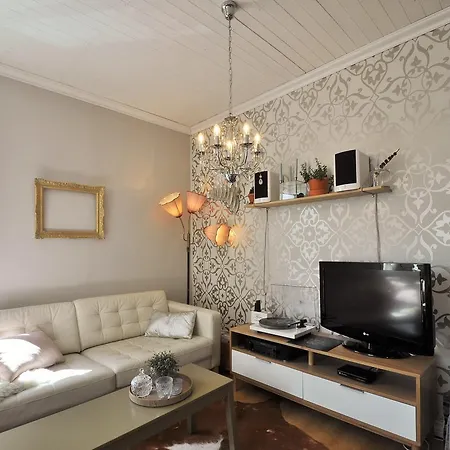 شقة White
